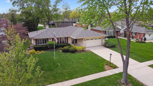 1621 Claremont Drive, Darien, IL