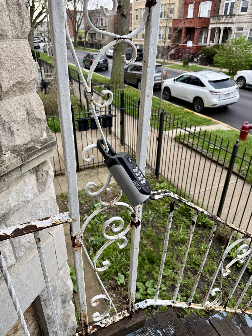 3430 W Flournoy Street, Chicago, IL