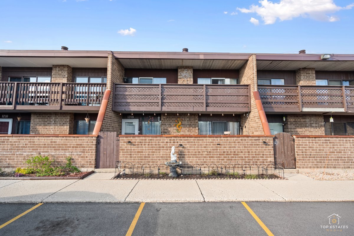 1209 Kenneth Circle, Elgin, IL