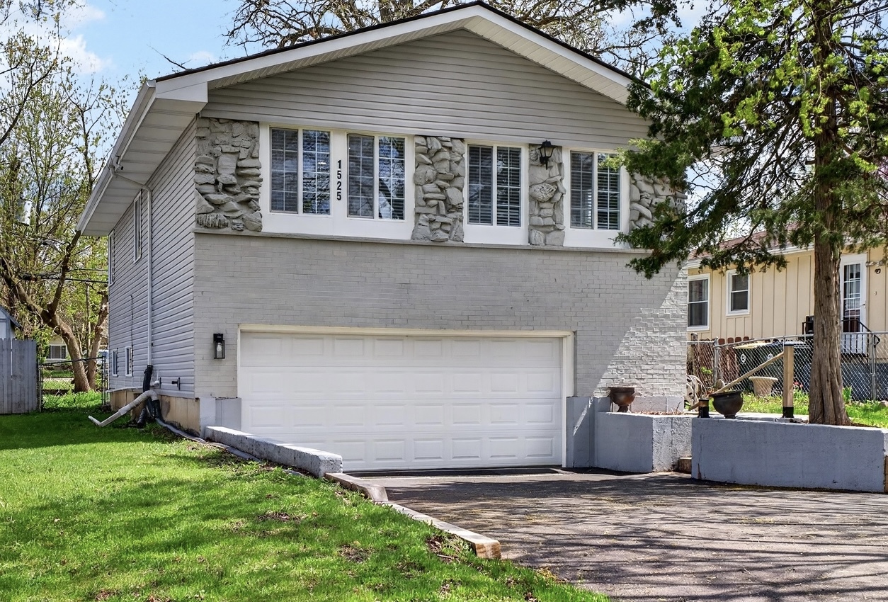1525 Grove Drive, Round Lake Beach, IL