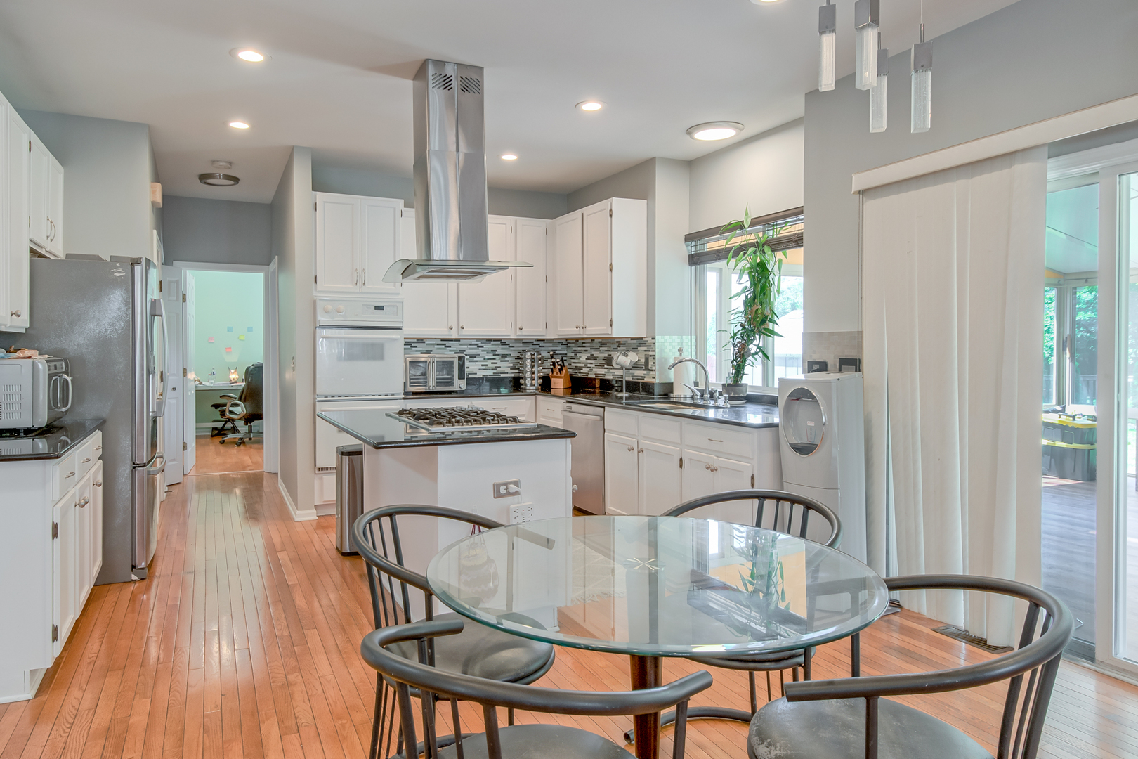 1094 Vista Drive, Gurnee, IL