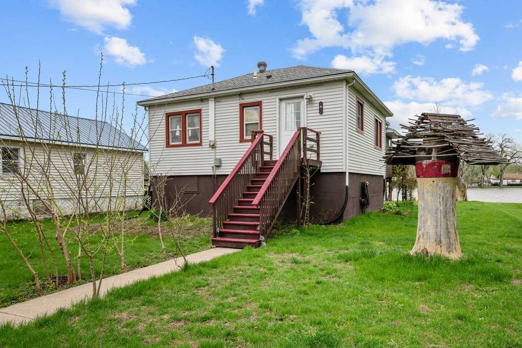 3213 South Shore Drive, Moline, IL