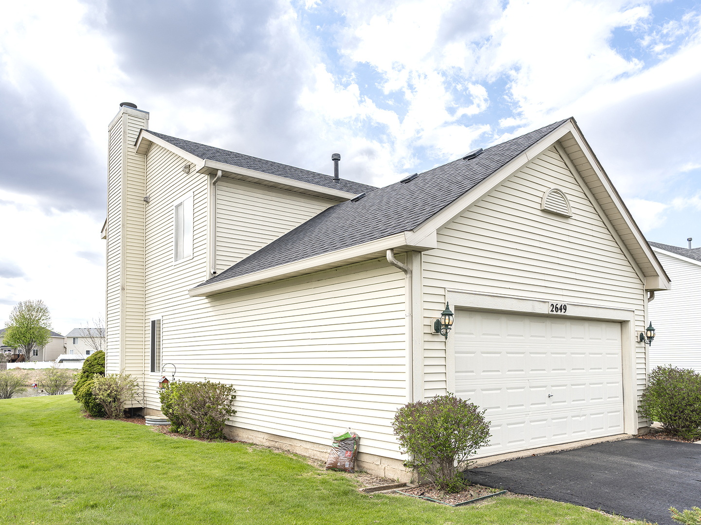 2649 Caliendo Circle, Montgomery, IL