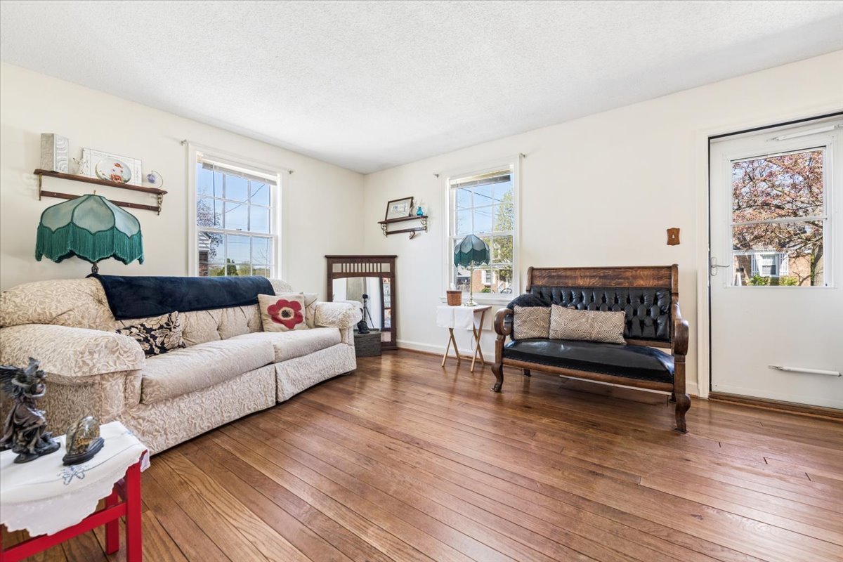 821 N 5th Street, DeKalb, IL