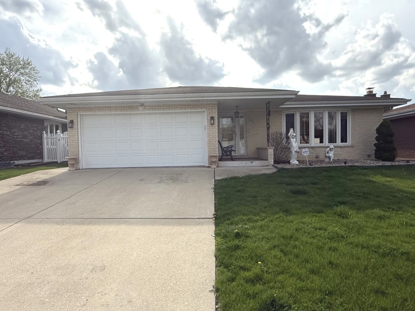 3044 Halifax Avenue, Westchester, IL