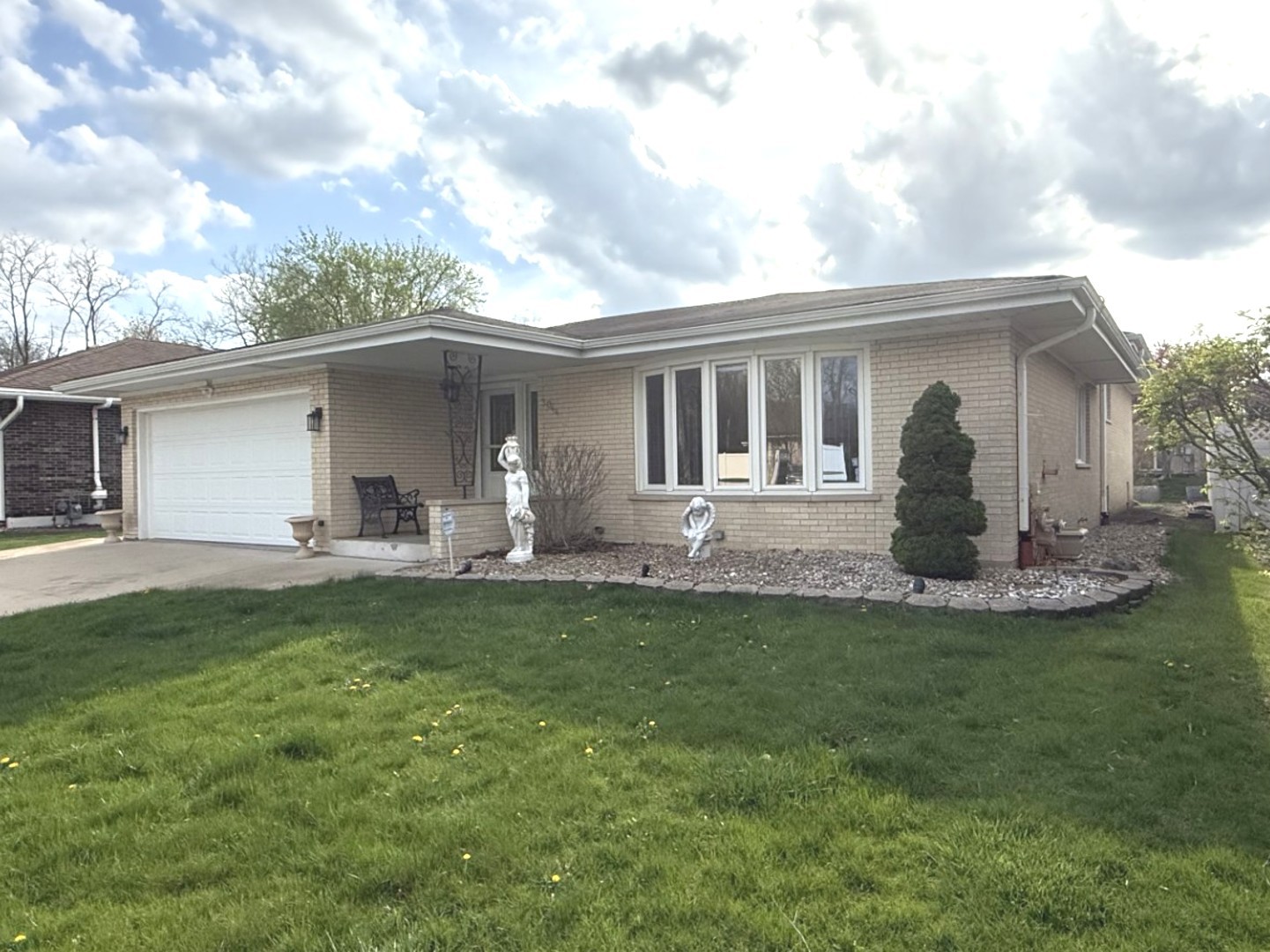 3044 Halifax Avenue, Westchester, IL