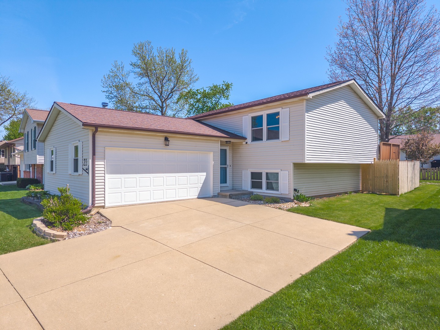 21 Cedar Court, Bloomington, IL