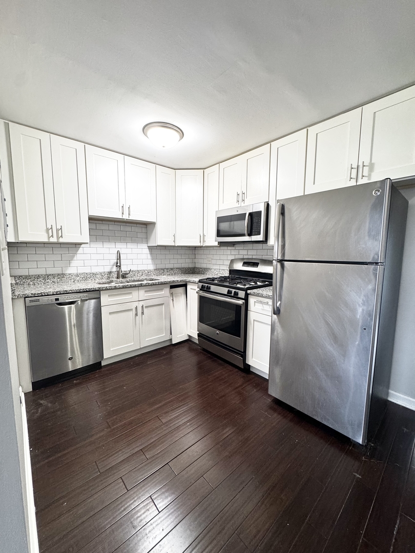 5644 W 105th Street #2W, Oak Lawn, IL