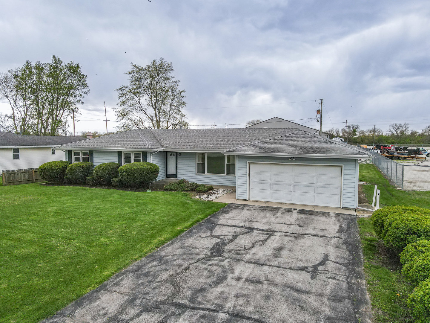 8050 N 2000e Road, Manteno, IL