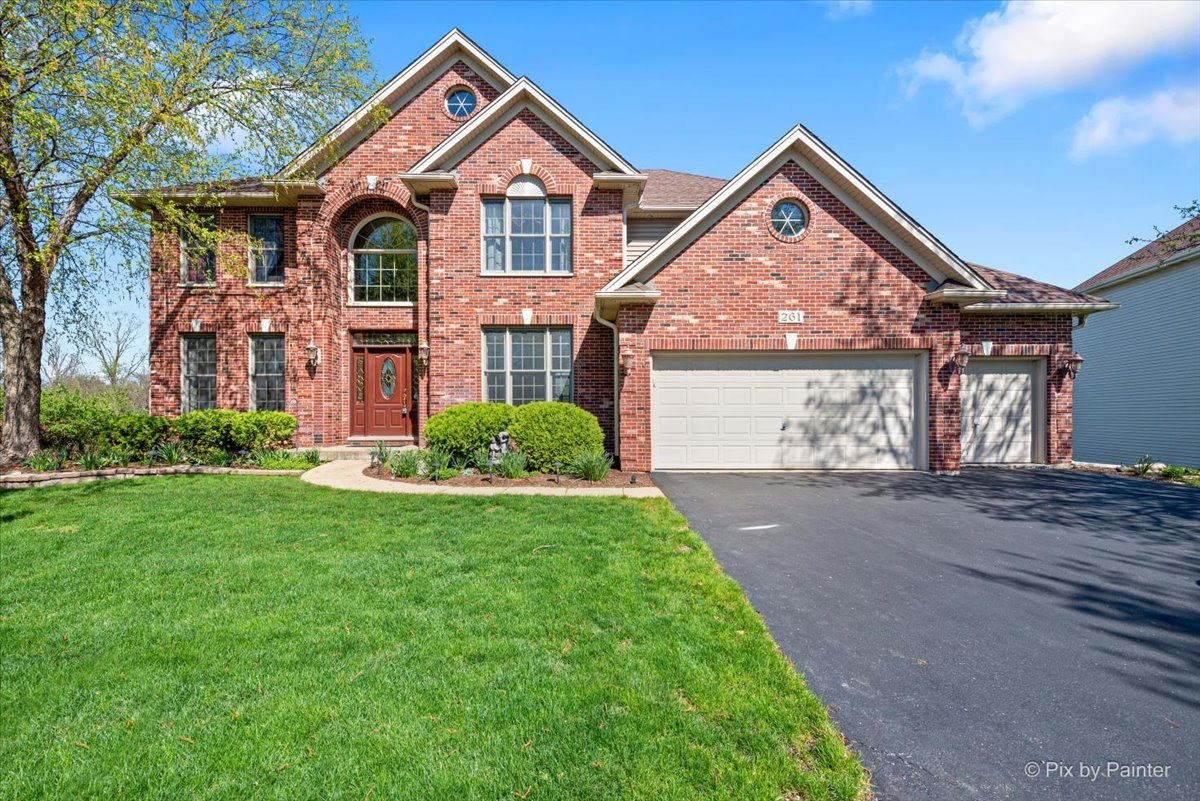 261 Johnson Woods Drive, Batavia, IL
