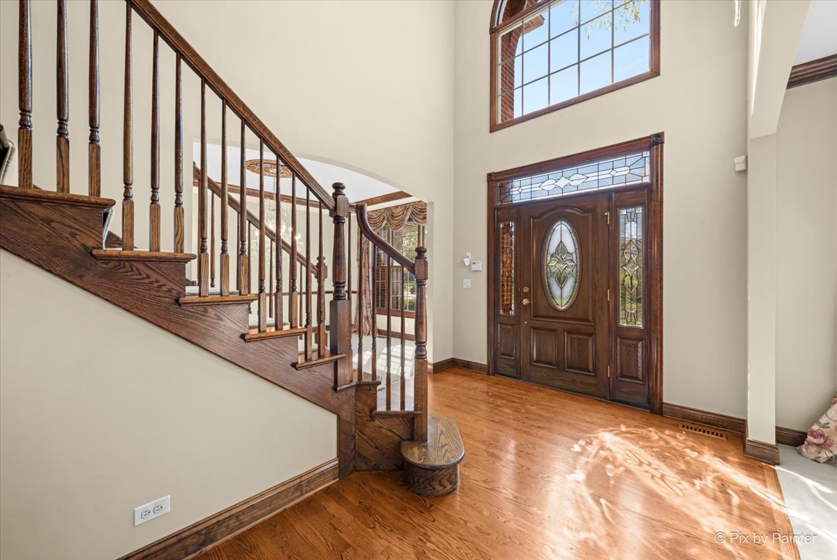 261 Johnson Woods Drive, Batavia, IL