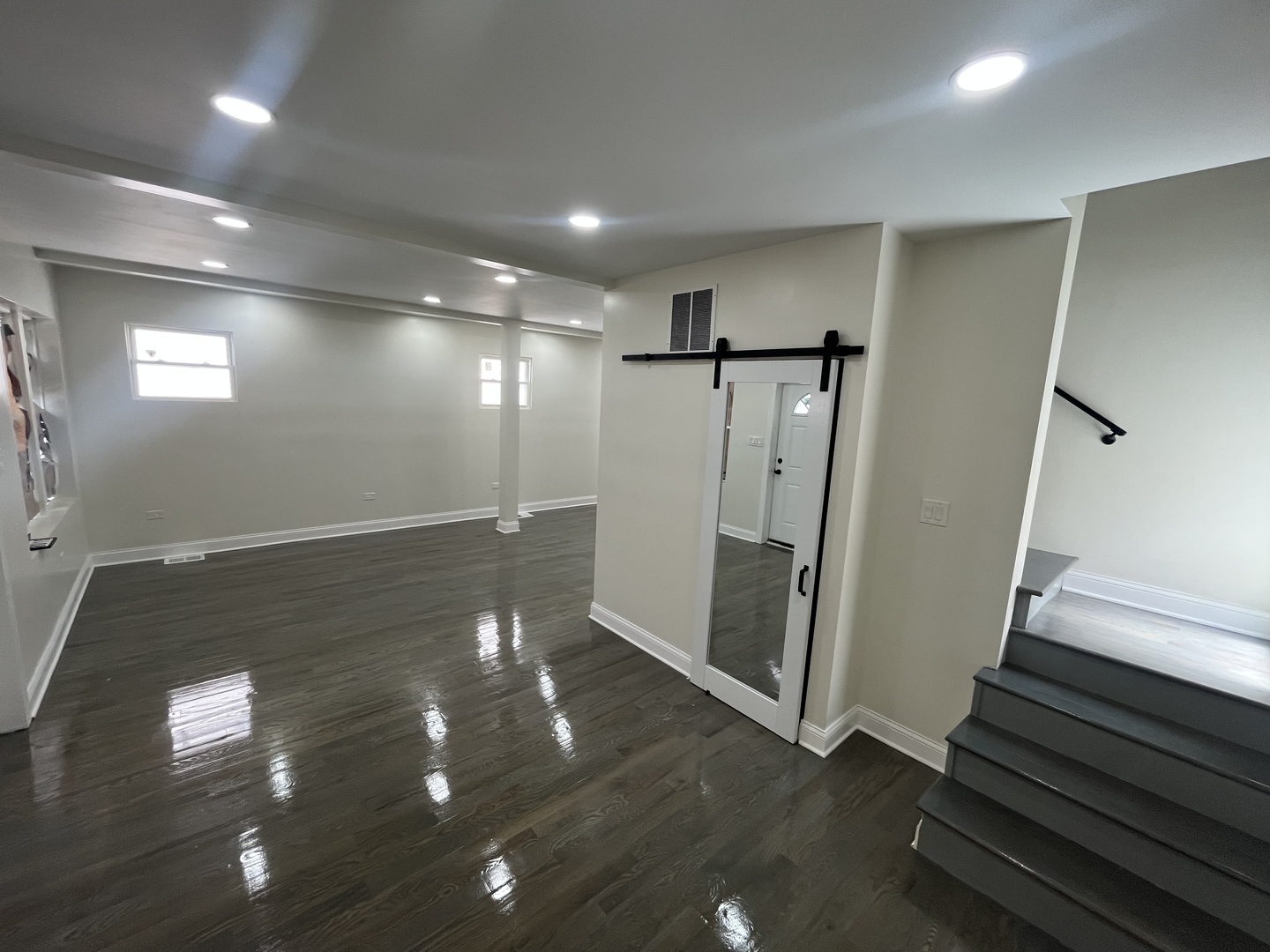 8015 S Avalon Avenue, Chicago, IL