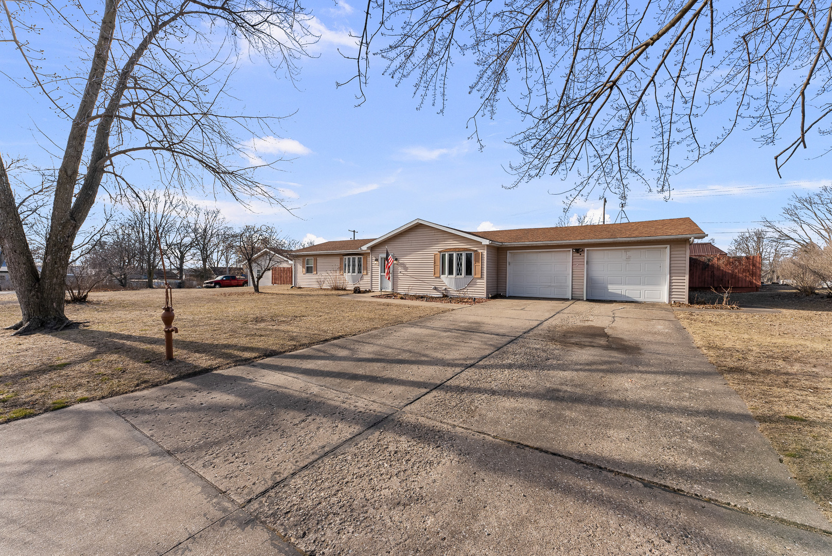 303 Jefferson Street, New Boston, IL