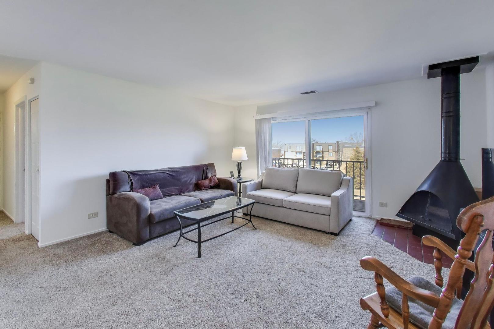 717 Killarney Court #2D, Schaumburg, IL