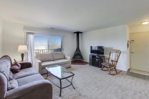 717 Killarney Court #2D, Schaumburg, IL