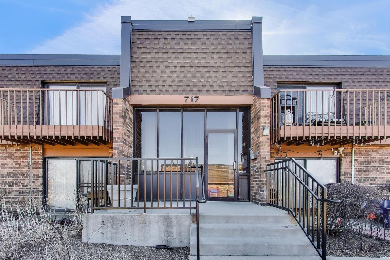 717 Killarney Court #2D, Schaumburg, IL