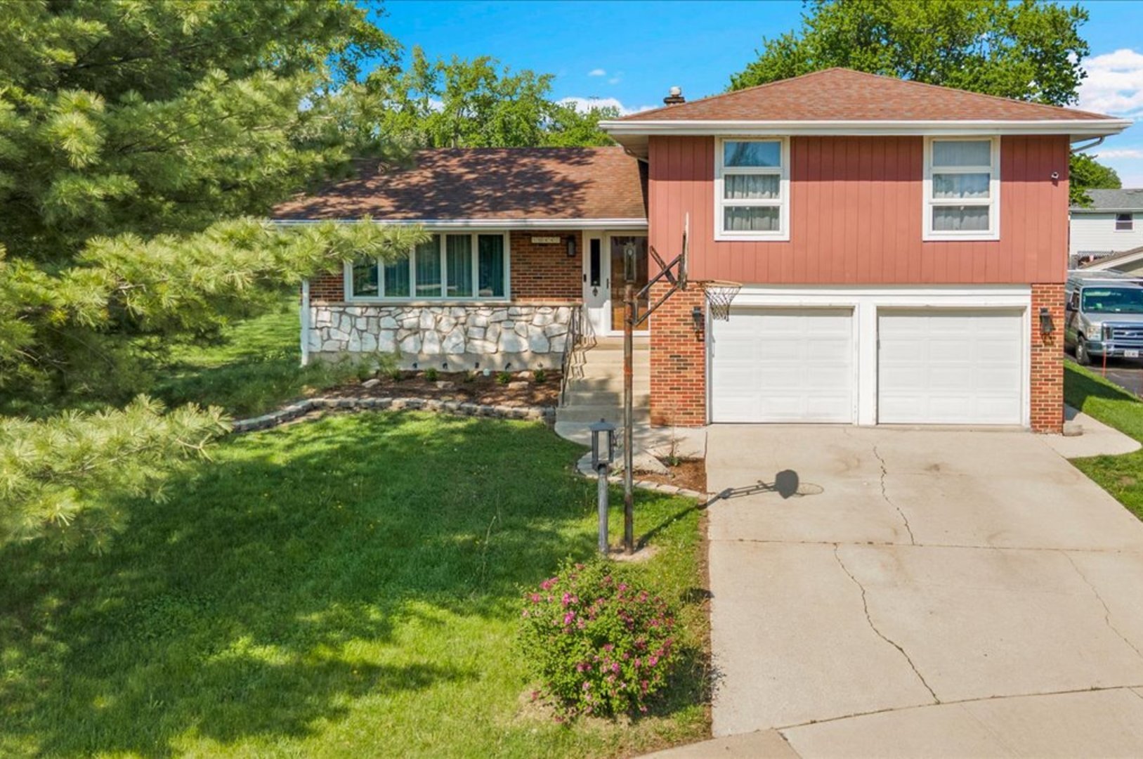 10447 S Stowe Court, Palos Hills, IL