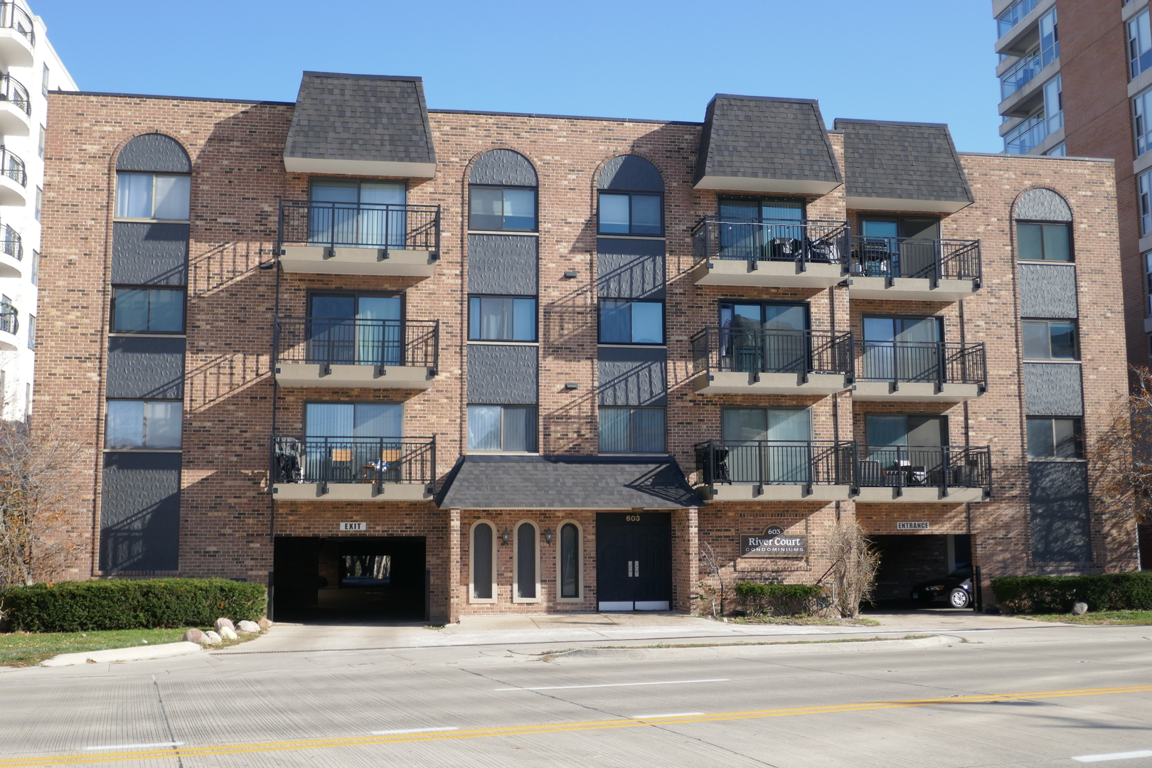 603 S River Road #2M, Des Plaines, IL
