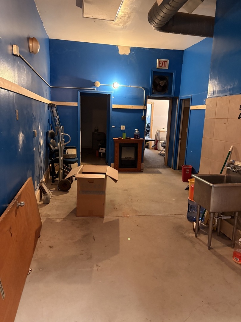 3805 W Chicago Avenue, Chicago, IL