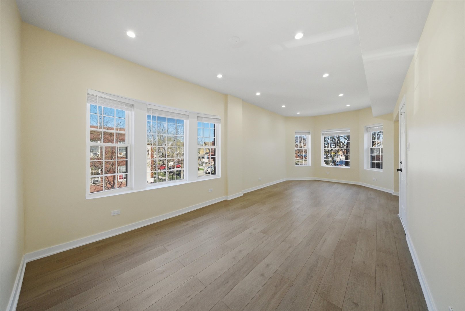 4957 W Superior Street #2, Chicago, IL