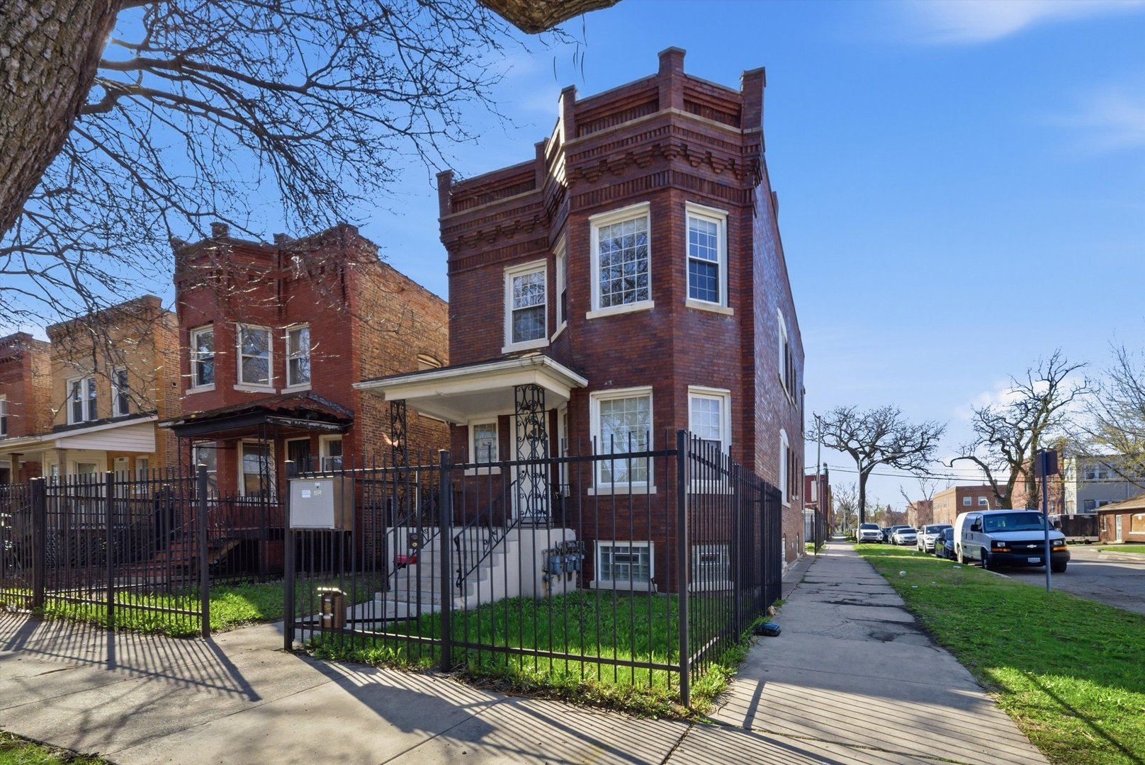 4957 W Superior Street #2, Chicago, IL