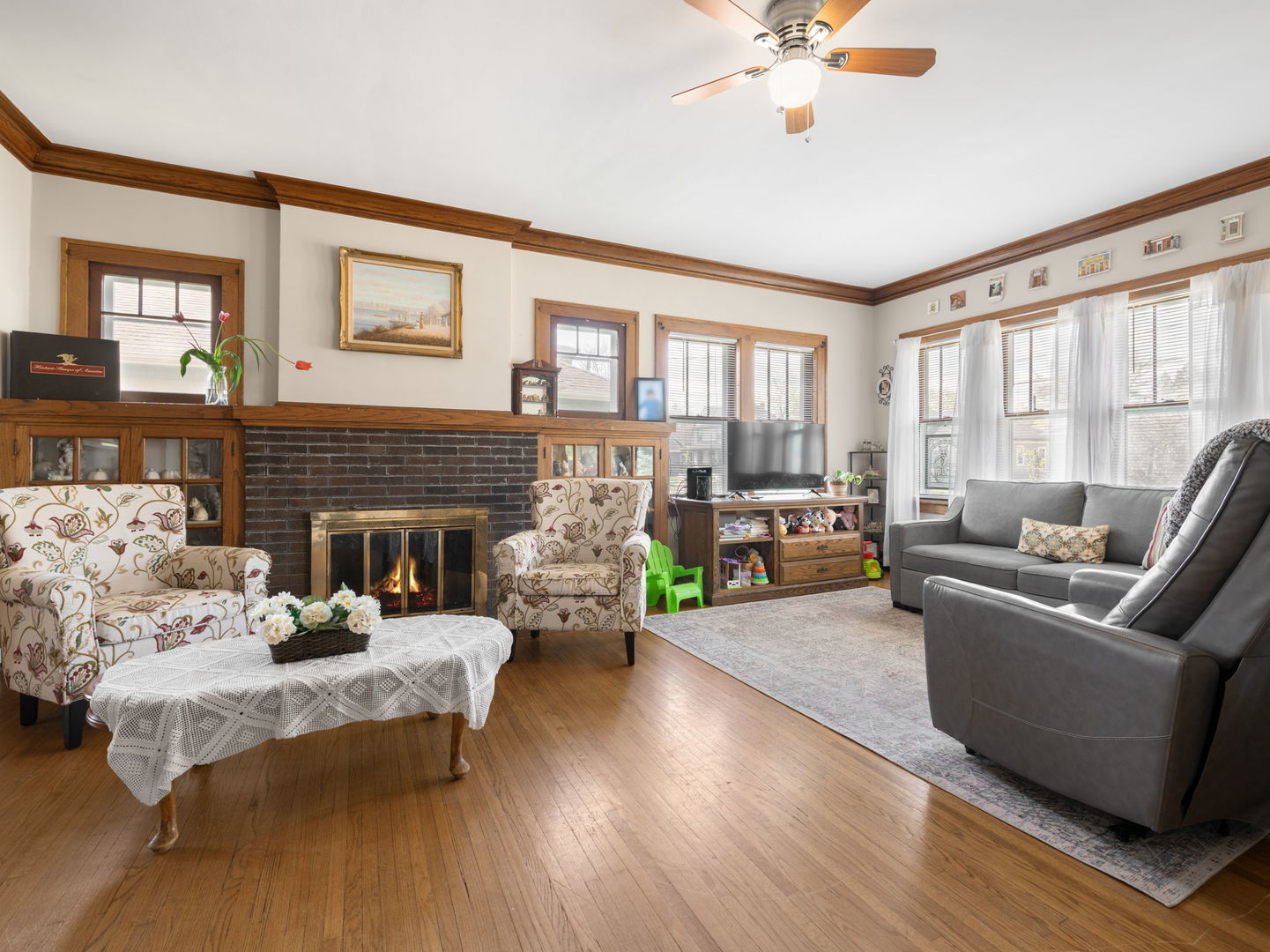 25 N Worth Avenue, Elgin, IL