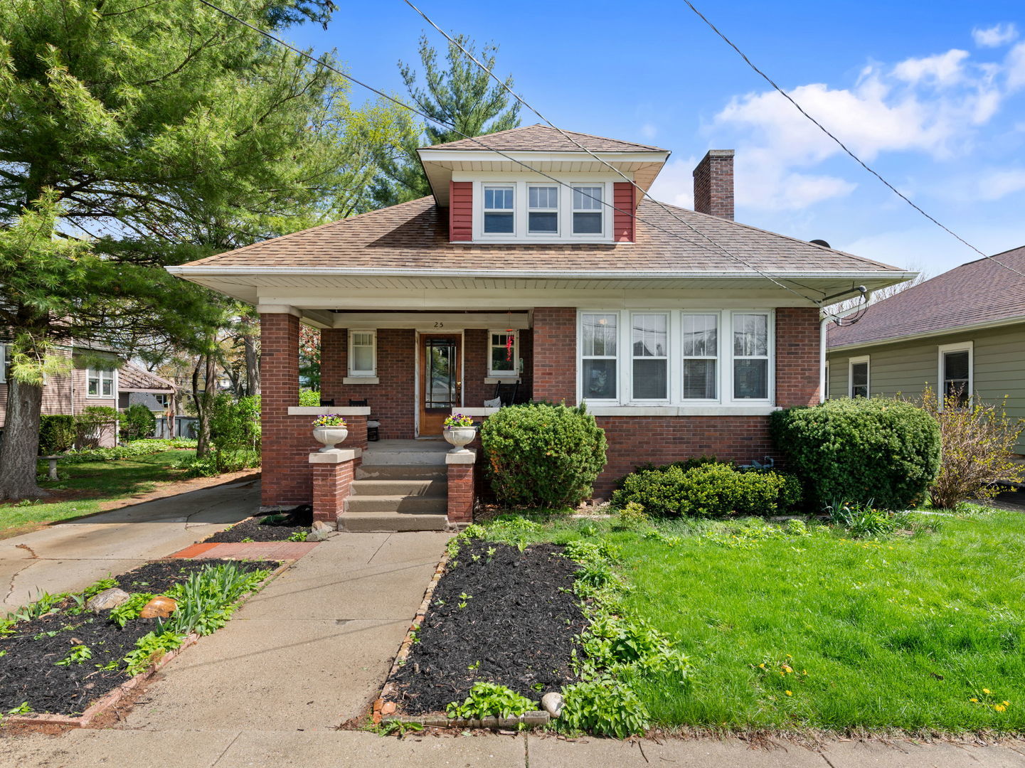 25 N Worth Avenue, Elgin, IL