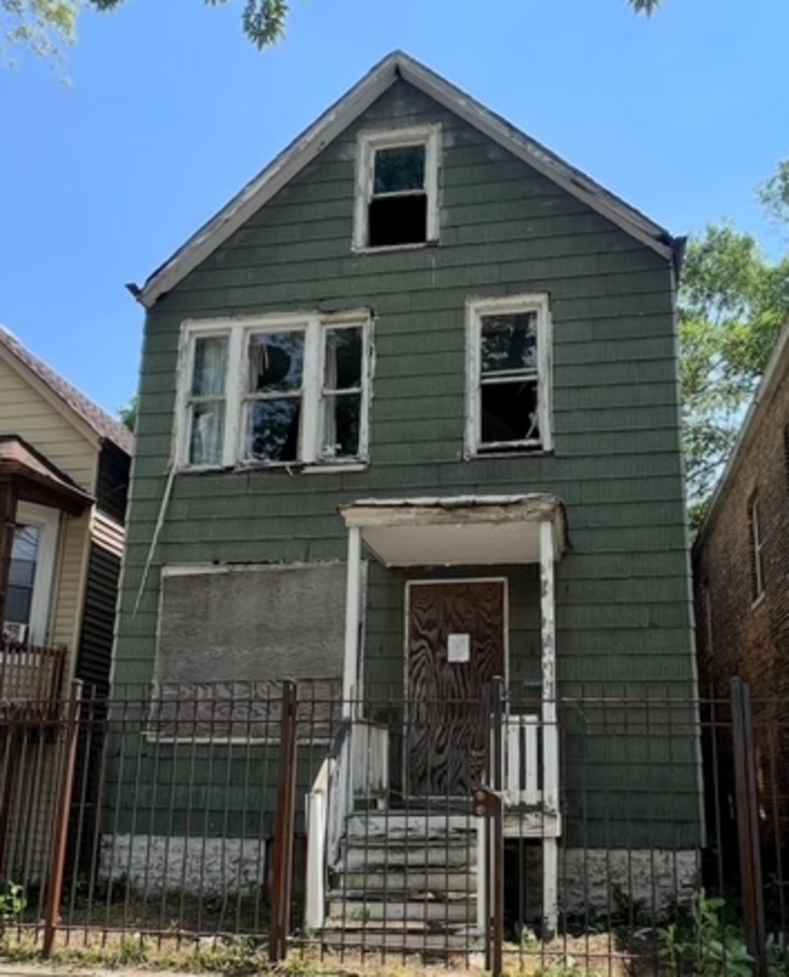 8207 S South Shore Drive, Chicago, IL