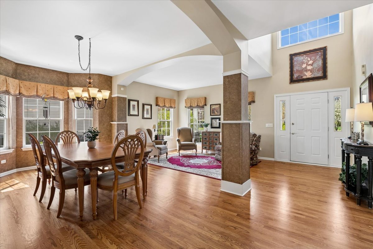 2825 Haven Lane, Lindenhurst, IL