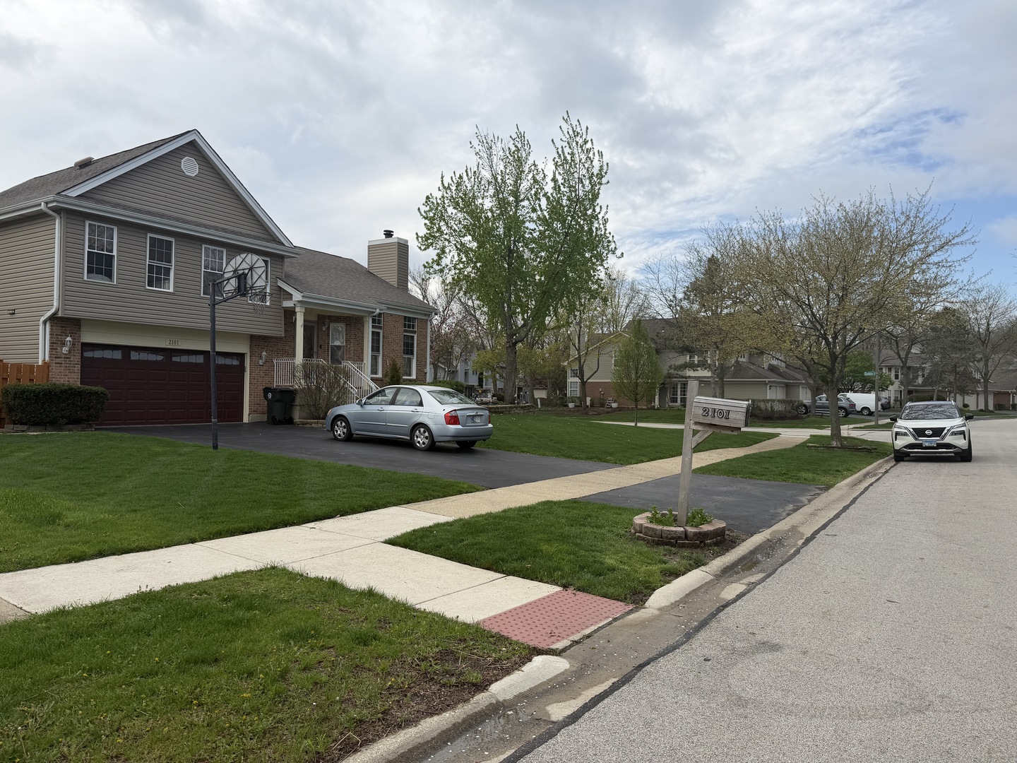 2101 Camden Lane, Hanover Park, IL
