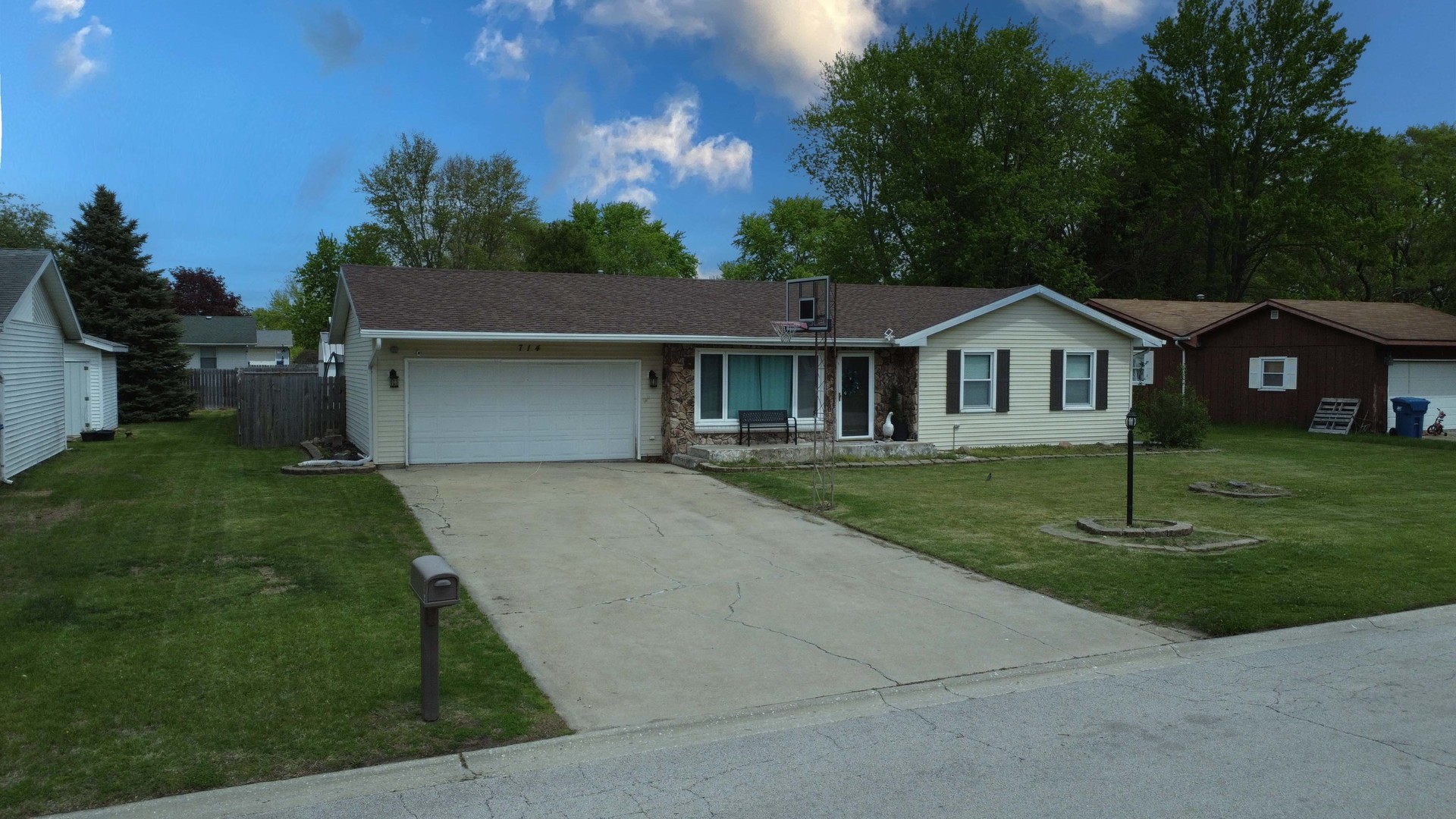 714 E Rosewood Street, Watseka, IL