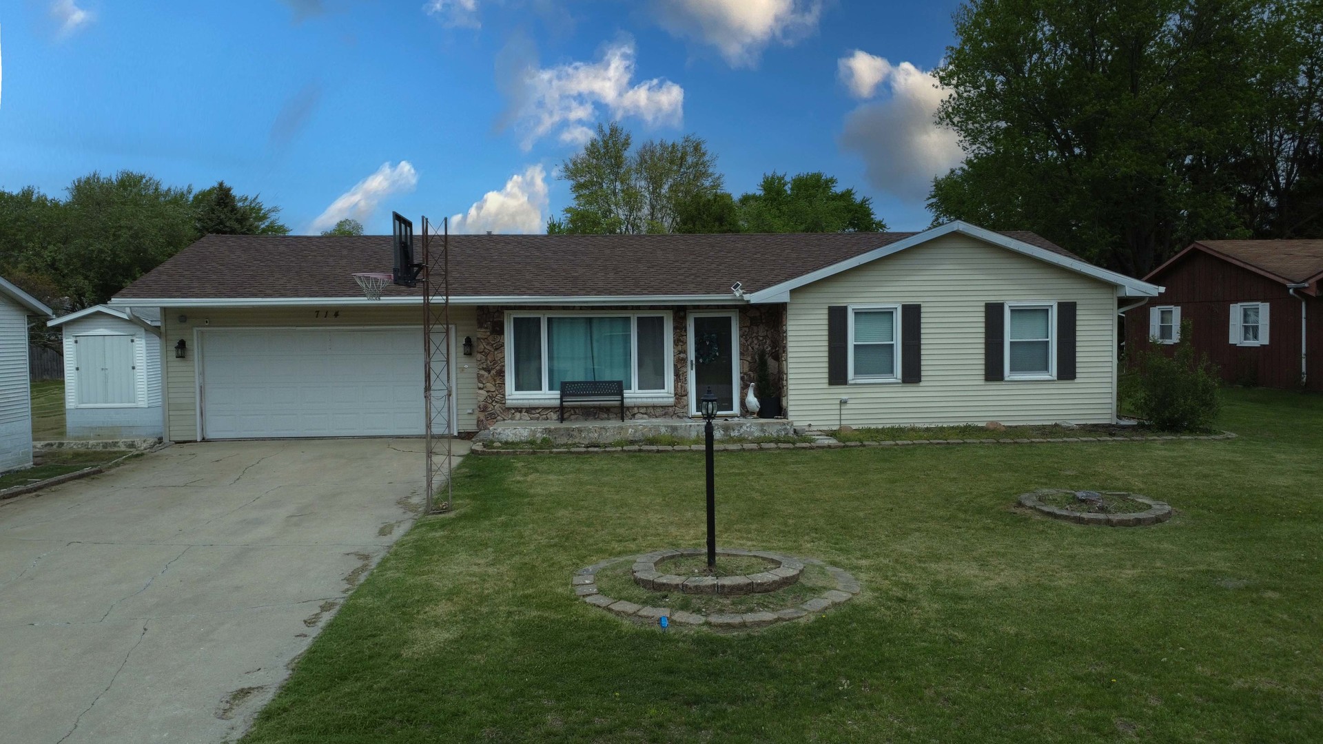 714 E Rosewood Street, Watseka, IL