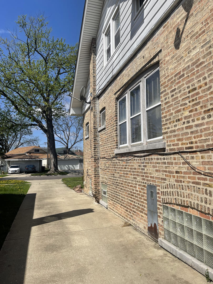 249 Marshall Avenue, Bellwood, IL