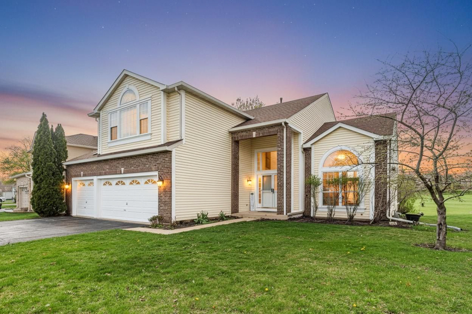 1171 HEAVENS GATE, Lake In The Hills, IL