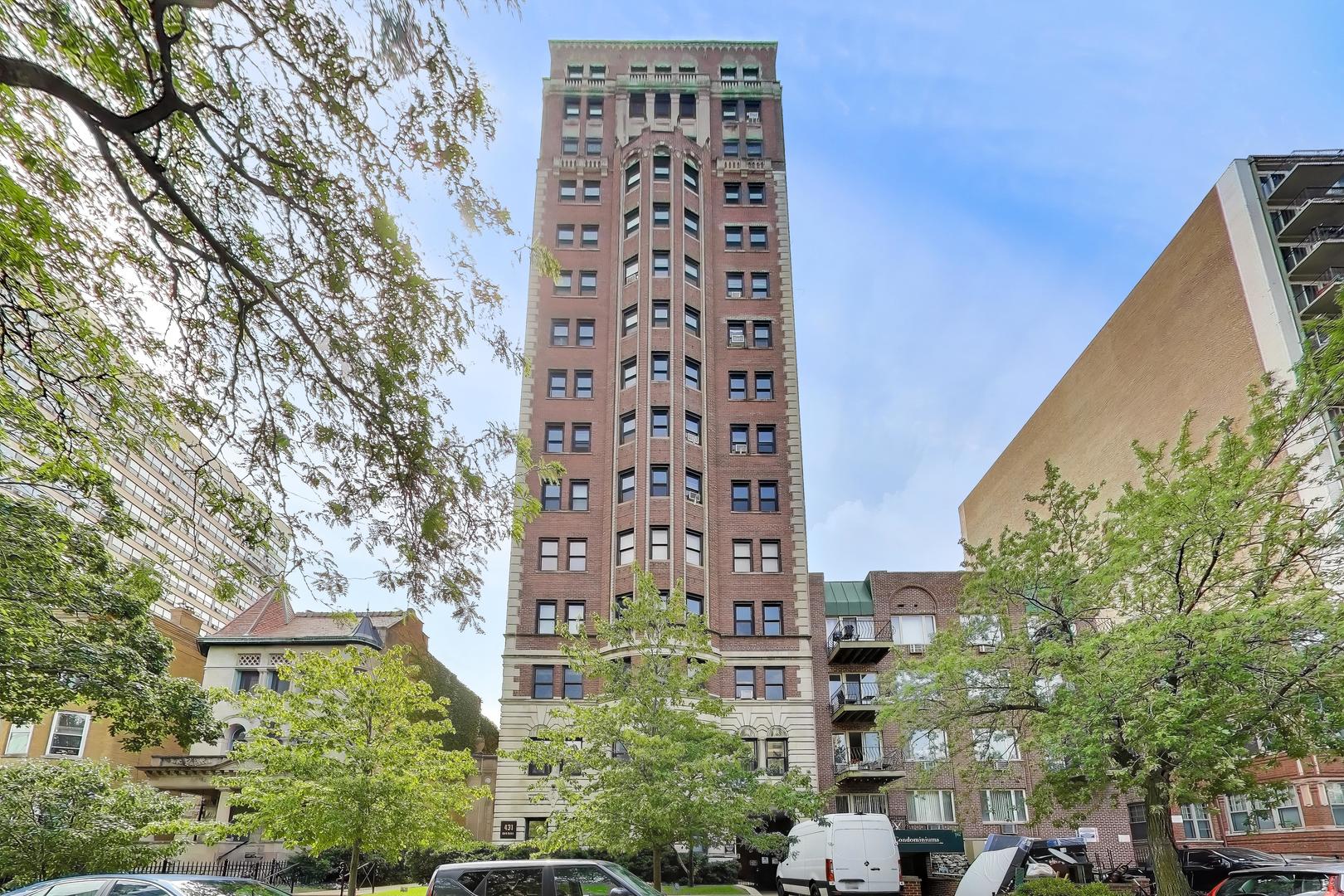 431 W Oakdale Avenue #1C, Chicago, IL