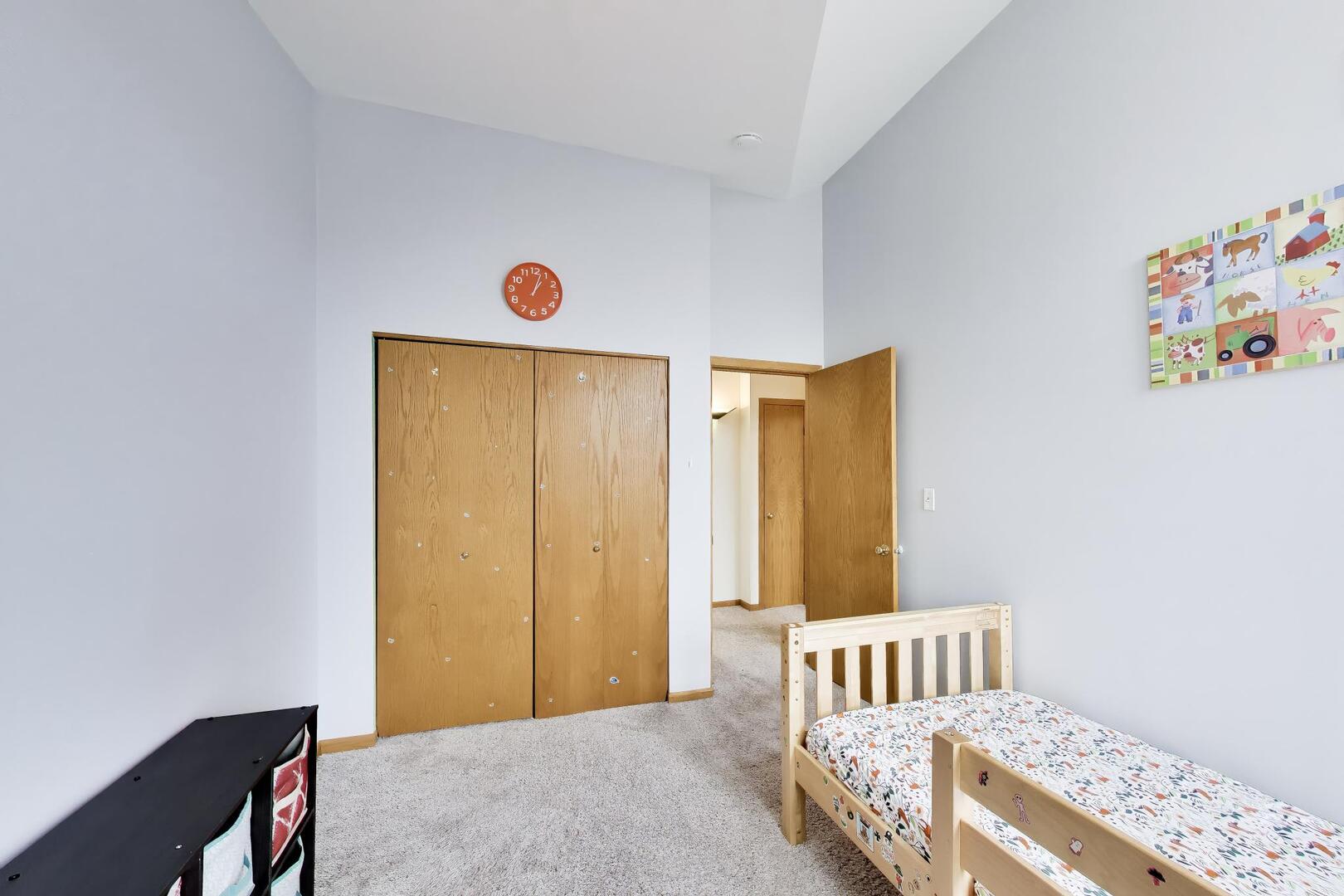 943 W Essex Place, Arlington Heights, IL