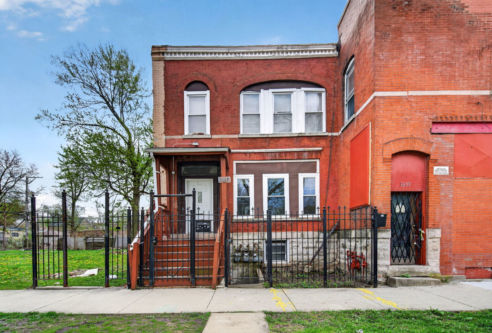3657 W Ohio Street, Chicago, IL