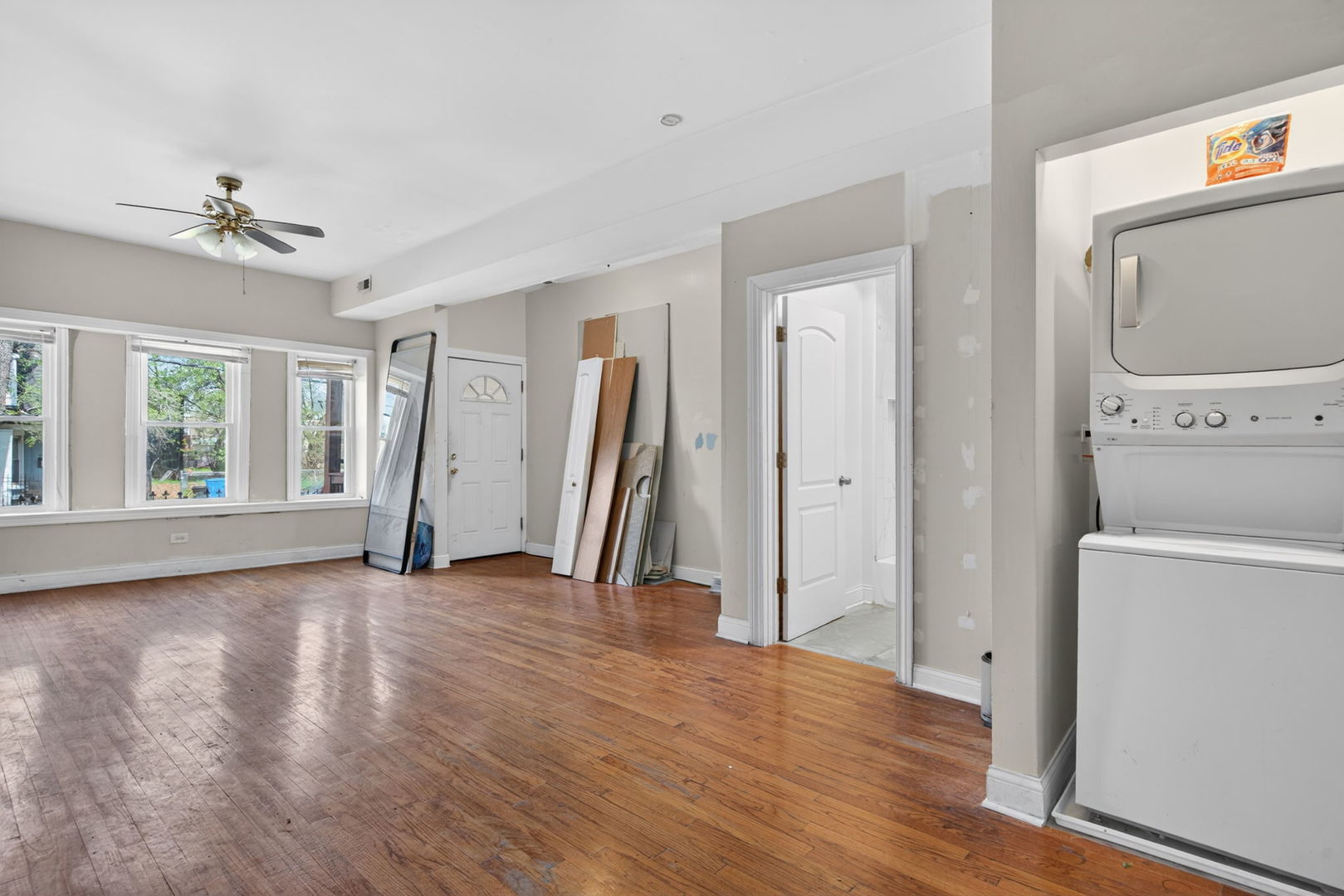 3657 W Ohio Street, Chicago, IL