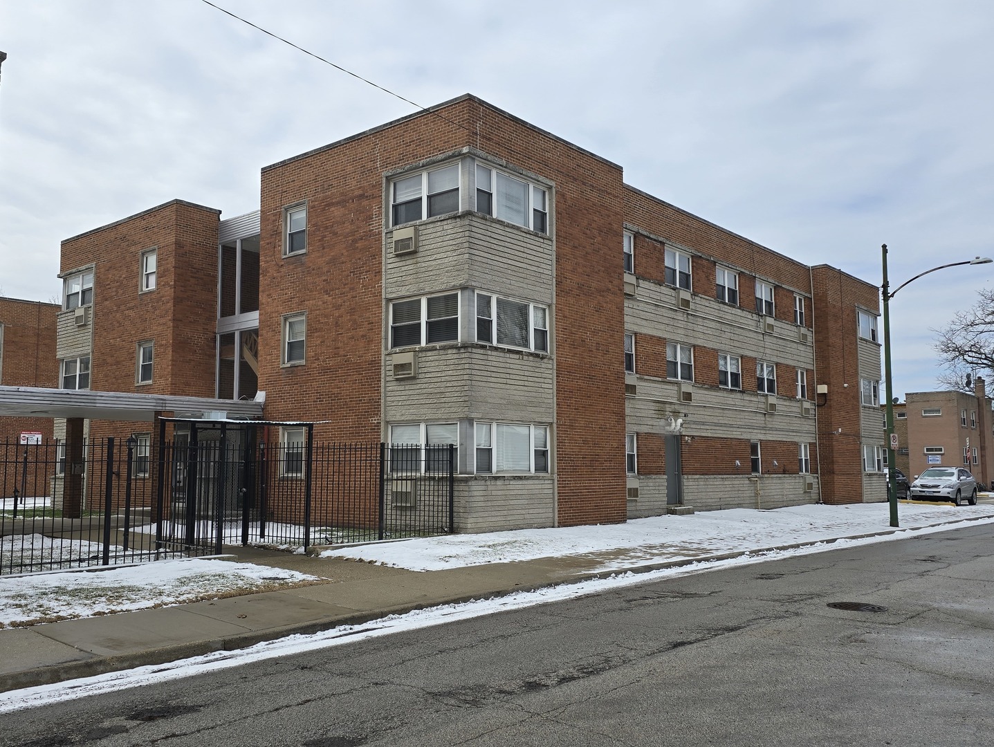 2411 W Balmoral Avenue #3D, Chicago, IL