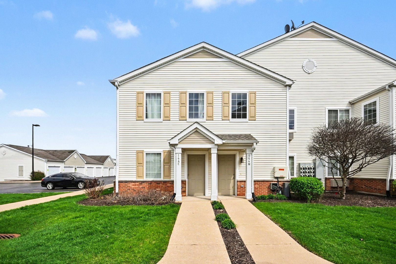 144 Bertram Drive #E, Yorkville, IL