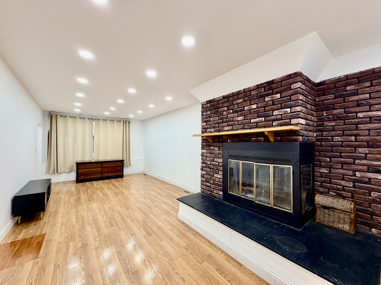 3206 S Lowe Avenue, Chicago, IL