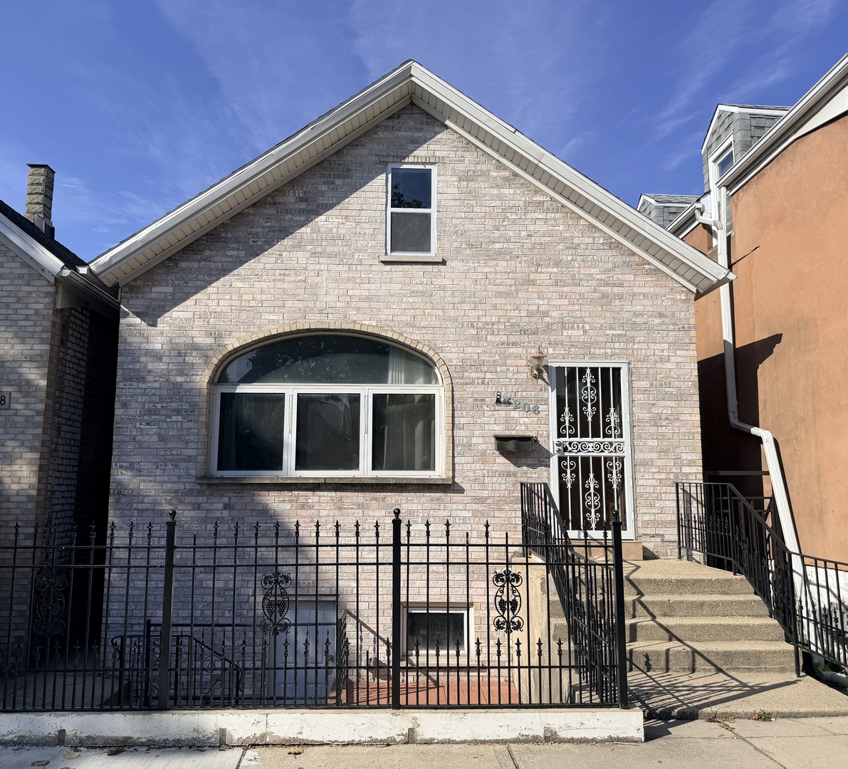 3206 S Lowe Avenue, Chicago, IL
