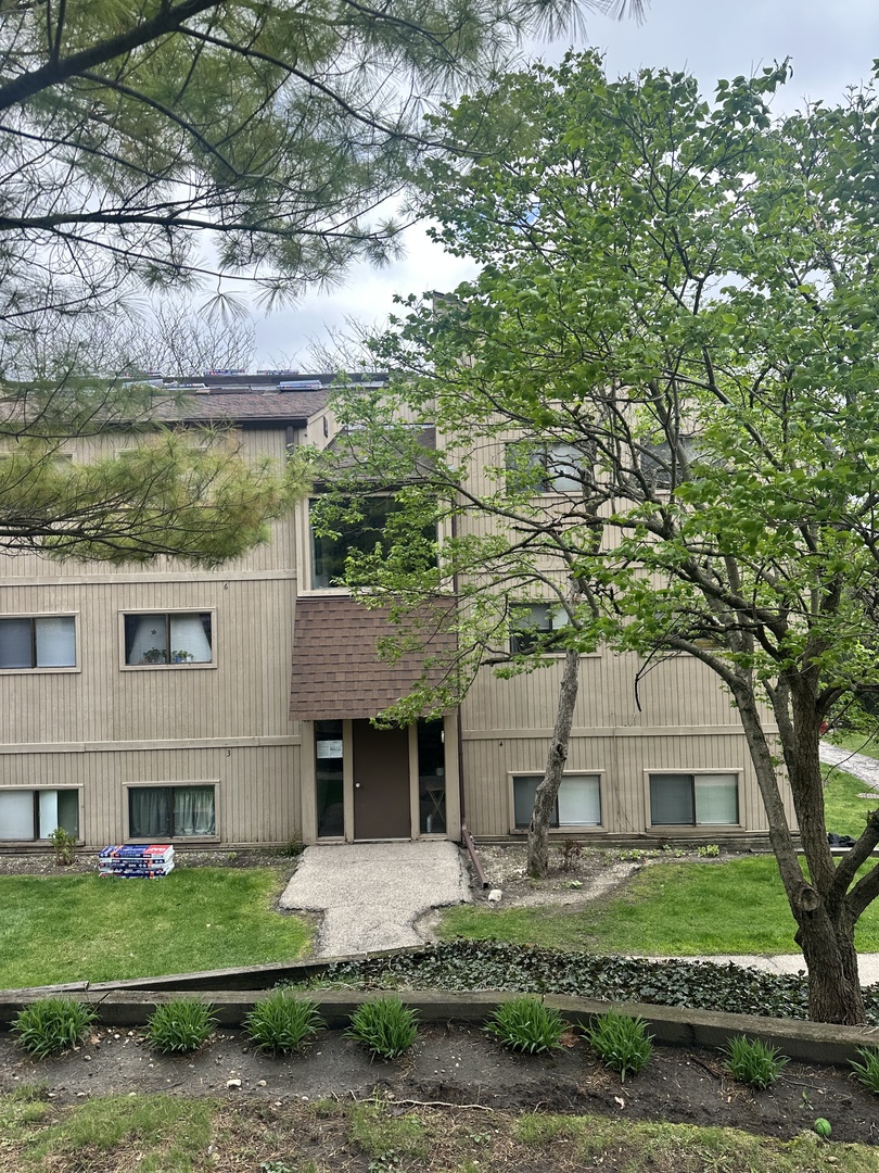 49 Oak Hill Colony #5, Fox Lake, IL