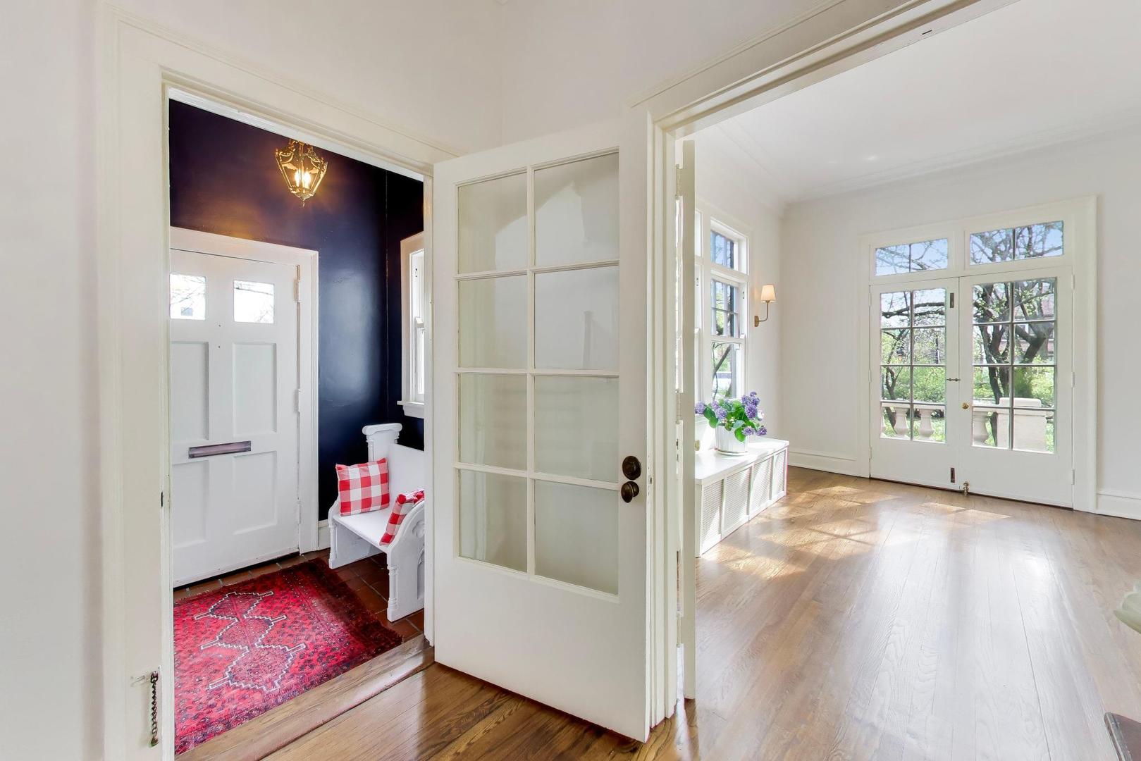1046 Ridge Street, Evanston, IL