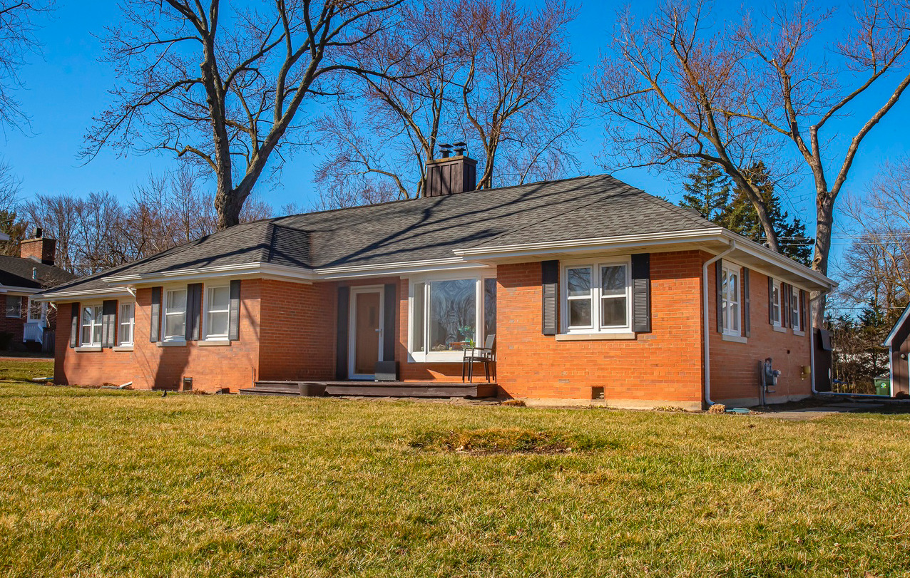5536 Howard Avenue, La Grange Highlands, IL