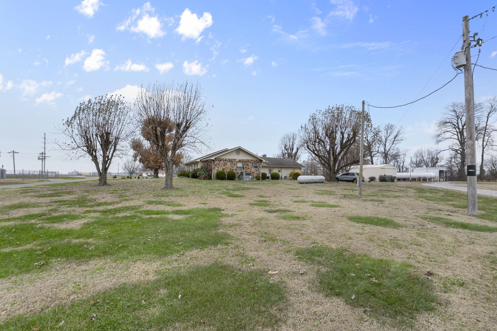 24250 Hanging Rock Road, Mcclure, IL