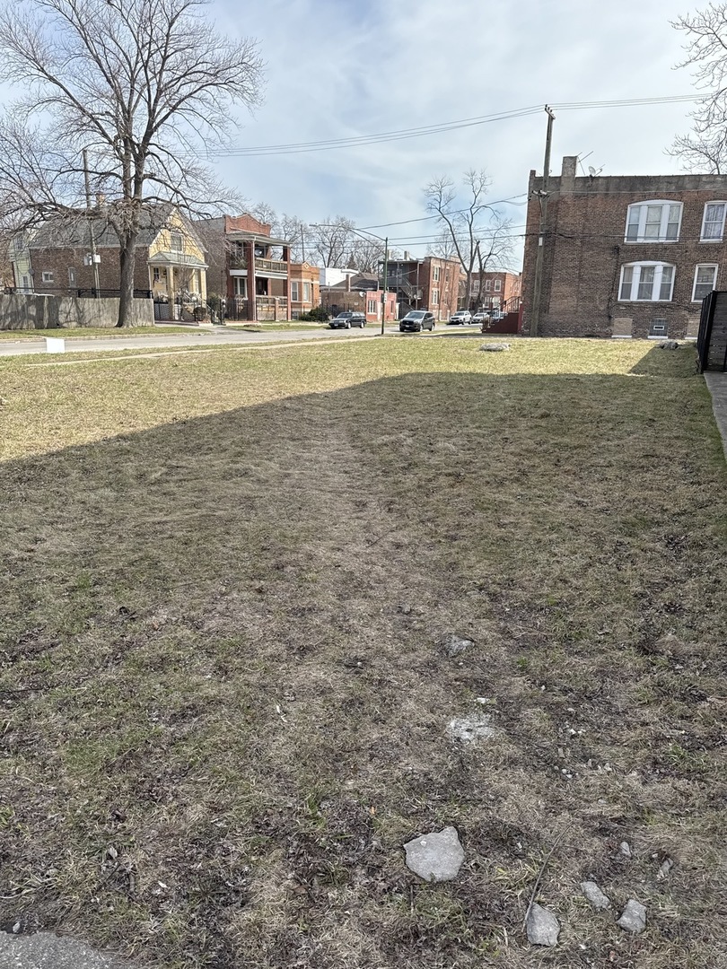 201 E 70th Street, Chicago, IL