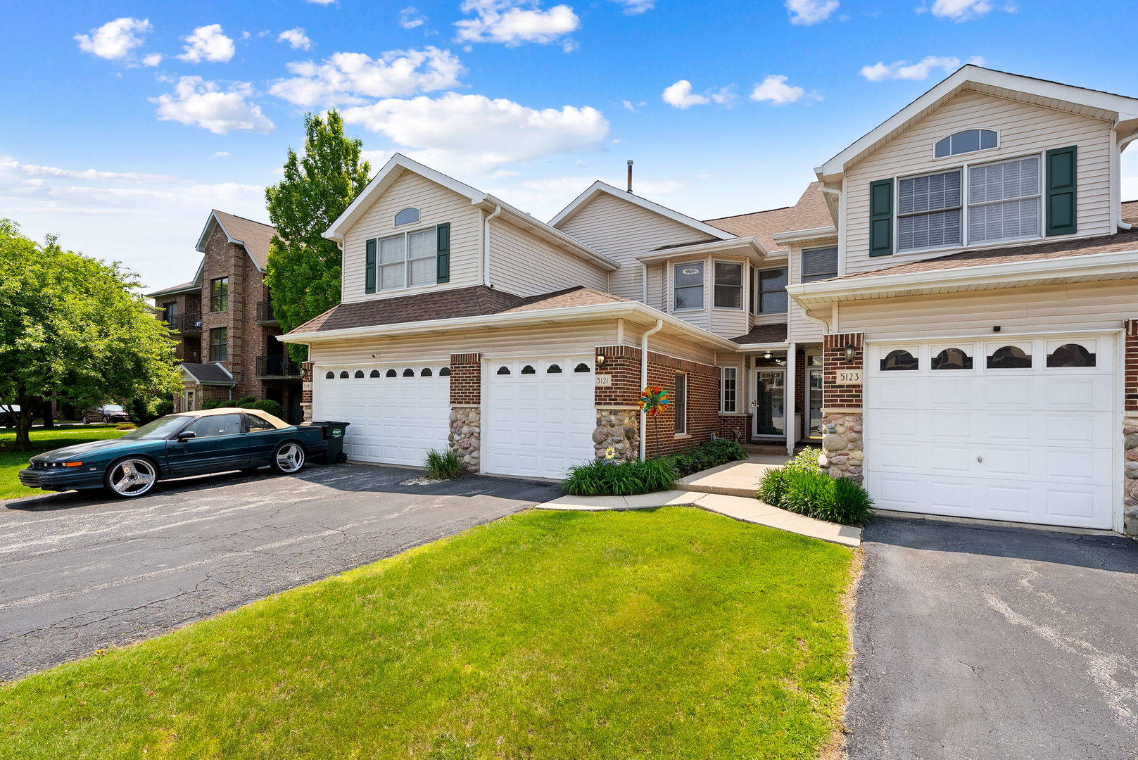 5121 Deblin Lane, Oak Lawn, IL