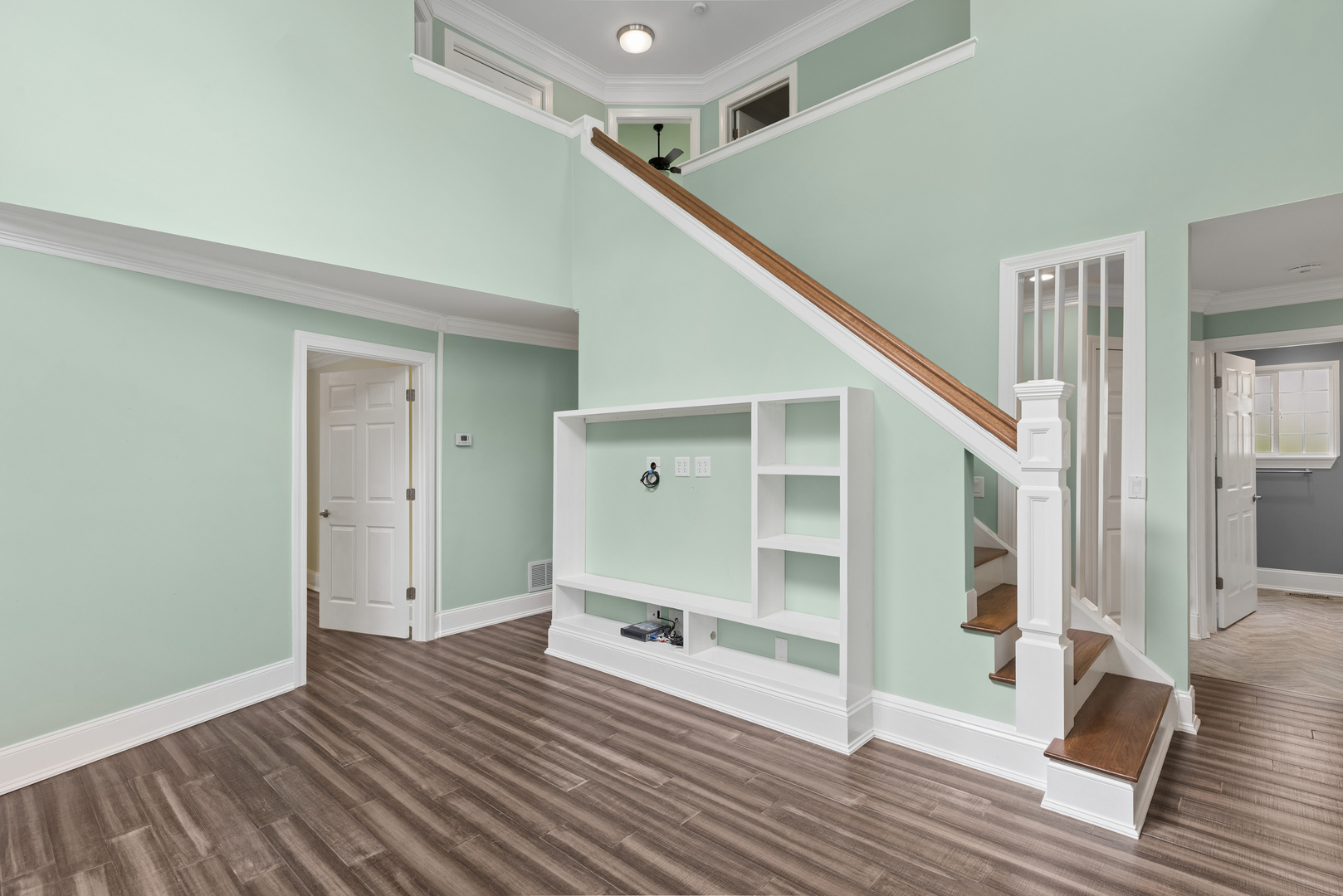 955 Blackburn Drive, Grayslake, IL