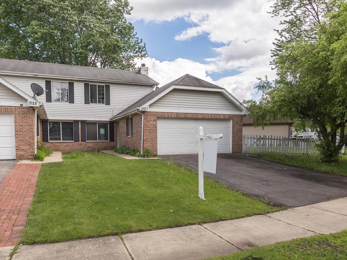 1227 Andover Circle, Aurora, IL